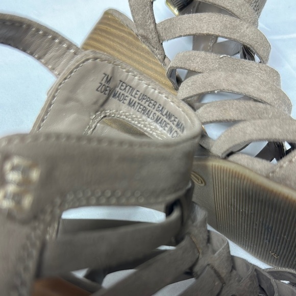 Y.not? Tan Wedge Gladiator Sandals with Ankle Strap Sz 7 - Picture 7 of 16